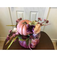 Herbst Gestapelte Mauve Und Rosa Kürbisse, Tischdekoration, Herbstkürbisse, Blumen, Tischgesteck von GiGisShopofDesigns