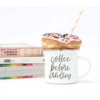 Lustige Kaffeetassen Weiß, Camping Mug Style, Doppelseitige Edelstahltassen, Lagerfeuertassen, Lustige Tassen Mit Zitaten, Kaffee Vor Dem Erwachsenen von GiaRomaLifestyle