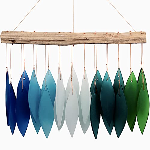 Blue Handworks Gradient Ocean Shades Glasspiel, sandgestrahltes Glas und gefundenes Holz, handgefertigtes Windspiel von Gift Essentials