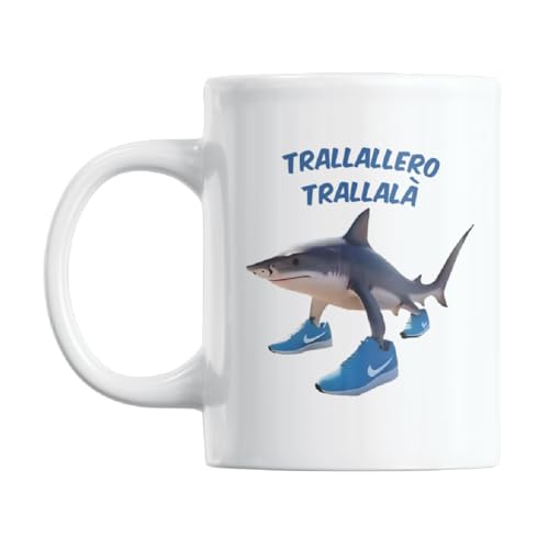 Gift Island Trallallero Trallallà Tasse mit italienischem Hirnfäule – Meme-Becher und – lustige Geschenke – Wichtel-Meme-Geschenktasse – Kaffeetasse – 325 ml Gift Island Trallallero Trallallà Tasse mit italienischem Hirnfäule – Meme-Becher und – lustige Geschenke – Wichtel-Meme-Geschenktasse – Kaffeetasse – 325 ml von Gift Island