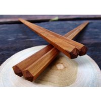 Holzstäbchen 5 Paar Teak Holz | Handgefertigtes Essstäbchen-Set, Fünfeck-Design-stäbchen, Umweltfreundliche Essstäbchen, Wiederverwendbare Holzstäbchen 5 Paar Teak Holz | Handgefertigtes Essstäbchen-Set, Fünfeck-Design-stäbchen, Umweltfreundliche Essstäbchen, Wiederverwendbare von GiftGoGreen