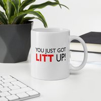 Litt Up Tasse Lewis Tv Anzüge Show Cup von GiftOriginal