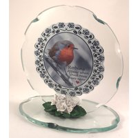 Die Geschnitzte Glas-Gedicht-Plakette Der Rotkehlchen Erscheint, Wenn Die Lieben in Nähe Sind Die Geschnitzte Glas-Gedicht-Plakette Der Rotkehlchen Erscheint, Wenn Die Lieben in Nähe Sind von GiftsByBernadette
