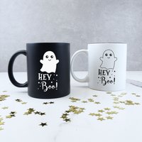 Personalisierte Halloween-Becher, Hey Boo Kaffeetasse, Herbst-Becher, Oktober-Geburtstags-Geschenke Für Sie, Niedliches Geist-Becher-Geschenk von GiftsInaJiffy