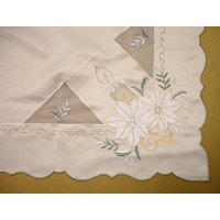 Creme Gold Grün Weiß Bestickter Weihnachtstisch Topper Organza Panel Tischdecke Küche Esszimmer X330 von GiftsScotland