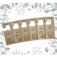 6Er Set Baby Kleiderschrank Safari Zoo Divider, Neue Gravierte Kleiderbügel, Shower Geschenk, Schrank Divider von GiftsandSmilesUK