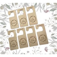 Set Von 7 Baby-Blumen-Garderoben-Teilern, Neue Baby-Gravur-Kleiderbügel, Baby-Dusche-Geschenk, Baby-Wandschrank-Teiler von GiftsandSmilesUK