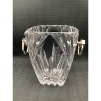 Eiskübel Aus Bleikristall Mit Silbernen Griffen Elegantes Art Deco Barzubehör Eiskübel Aus Bleikristall Mit Silbernen Griffen Elegantes Art Deco Barzubehör von GinasVintageDelights