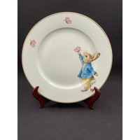Peter Rabbit Schmetterling Gartenplatte, Sammlerplatte, Kaninchendekor, Gartenthema, Geschenk, Design Peter Rabbit Schmetterling Gartenplatte, Sammlerplatte, Kaninchendekor, Gartenthema, Geschenk, Design von GinasVintageDelights