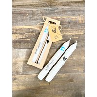 Kerze Zur Geburt Junge I Geschenk Mit Schriftzug Willkommen Kleines Wunder Einzeln Oder Geschenkverpackung Kerze Zur Geburt Junge I Geschenk Mit Schriftzug Willkommen Kleines Wunder Einzeln Oder Geschenkverpackung von GingerDecoAndMore