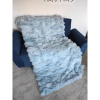 Echte Blaue Pelzdecke Personalisierte Fuchs Pelz Decke Handgefertigte Echtpelz Tagesdecke Für Ein Sofa von GioFurs
