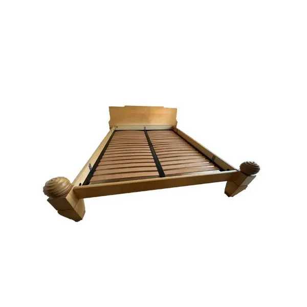 Temenos Bett von Léon Krie, Giorgetti von Giorgetti