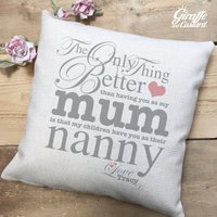Personalisierter Muttertagskissenbezug Geschenk - Mama Und Oma Nanny Nan Nanna Großmutter Zitat 40cm 16 Zoll Schweres Leinen von GiraffeandCustard