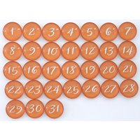 Orange Kalendernummer Glasmagnete | Set Von 31 Lustigen Magneten Für Zuhause Organisation & Dekorieren Süßer Künstlerbedarf Kinder Und Erwachsene von GirlFridayHome