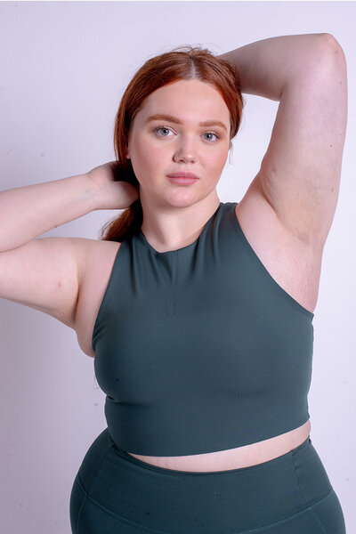 Girlfriend Collective Yoga Top - Dylan Crop Bra - aus recyceltem Polyester von Girlfriend Collective