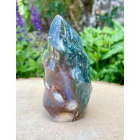 3, 7 "Ocean Jasper Flame, Grün, Burgund, Lavendel, Blau/Grau, Weiß, Madagaskar, Naturstein Kristall, Handgefertigte Schnitzerei 3, 7 "Ocean Jasper Flame, Grün, Burgund, Lavendel, Blau/Grau, Weiß, Madagaskar, Naturstein Kristall, Handgefertigte Schnitzerei von GivingEarthMinerals