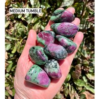 Rubin Zoisit Tumble, Qualität, Bestnote, Polierter Kristall Edelstein Stein Tumble, Spirituelle Geschenke Rubin Zoisit Tumble, Qualität, Bestnote, Polierter Kristall Edelstein Stein Tumble, Spirituelle Geschenke von GivingEarthMinerals