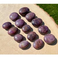 Ruby Mini Palm Stein, Wahl, Chakra Kristall, Sorgen Tasche Stein, Echte Natürliche Poliert, Hohe Qualität, Spirituelle Geschenke Ruby Mini Palm Stein, Wahl, Chakra Kristall, Sorgen Tasche Stein, Echte Natürliche Poliert, Hohe Qualität, Spirituelle Geschenke von GivingEarthMinerals