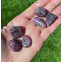 Ruby Tumbles, 3Er Set Wahl, Chakra-Kristall, Taschenstein, Natürlich Poliert, Spirituelle Geschenke Ruby Tumbles, 3Er Set Wahl, Chakra-Kristall, Taschenstein, Natürlich Poliert, Spirituelle Geschenke von GivingEarthMinerals