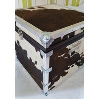 Aufbewahrungskoffer Aus Rindsleder Und Metall von GlamBespokeDesigns