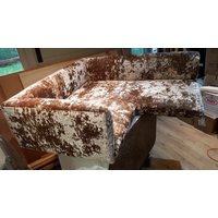 Extra Großes Memory-Schaum-Eck-Hundebett, Maßgeschneidertes Handgefertigtes Luxuriöses Crushed Samt-Haustierbett von GlamBespokeDesigns
