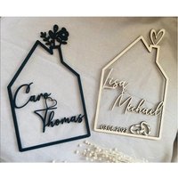 Hochzeitsgeschenk Personalisiertes Haus Mit Namen in Deiner Wunschfarbe Und Wunschdesign Hochzeitsgeschenk Personalisiertes Haus Mit Namen in Deiner Wunschfarbe Und Wunschdesign von GlanzGeschenke