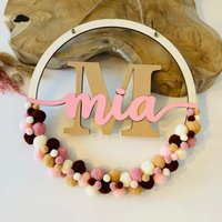 Personalisertes Namensschild/Türschild Mit Süßen Pompons in Wunschfarbe Personalisertes Namensschild/Türschild Mit Süßen Pompons in Wunschfarbe von GlanzGeschenke