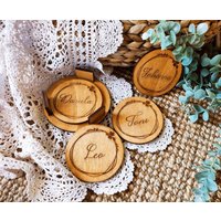 Personalisiertes Untersetzer Set Mit Namen, Geschenk, Monogramm, Geburtstag, Tischset Einzugsgeschenk, Familie, Geburtstagsgeschenk, Hochzeit Personalisiertes Untersetzer Set Mit Namen, Geschenk, Monogramm, Geburtstag, Tischset Einzugsgeschenk, Familie, Geburtstagsgeschenk, Hochzeit von GlanzGeschenke