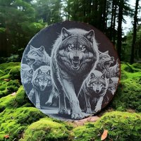 Wölfe Wolf Skadi Lasergravur Schiefer Odins Geri Freki Schieferplatte Deko Mittelalter Wikinger Vikings von GlanzundGravur