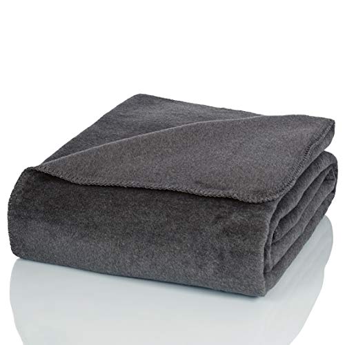 Glart Kuscheldecke uni grau, 130x170 cm, weich & warm, extra flauschig als Sofadecke, Wohndecke für Sofa oder Kinderbett, Plüsch-Überwurf ohne Ärmel von Glart