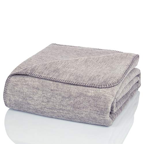 Glart Kuscheldecke grau meliert 130x170 cm. Weiche & warme Wolldecke extra flauschig für Sofa & Couch. Ideal als Tagesdecke oder Sofaüberwurf. Ohne Ärmel von Glart
