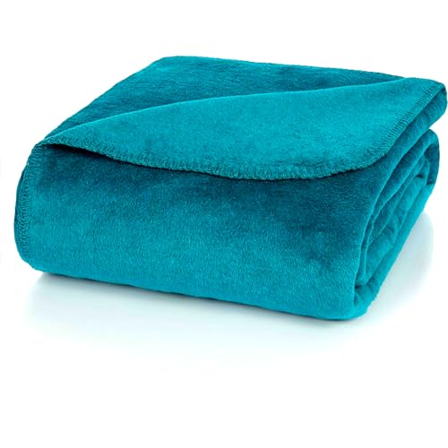 Glart Kuscheldecke in petrol, 150x200 cm, extra flauschig & warm, perfekt für Sofa, Kinderzimmer oder als Tagesdecke. Ohne Ärmel, in türkis von Glart