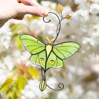 Luna Motte Glasmalerei Fensterschmuck Muttertagsgeschenk Benutzerdefinierte Schmetterling Suncatcher Gartendekor von GlassArtStories