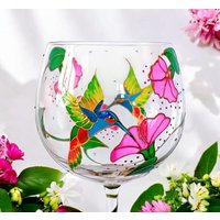 Kolibri Geschenke Weingläser Mama Geburtstagsgeschenk Einzigartige Für Frauen Floral Weinglas Personalisiertes Geschenk von GlassBayStudio