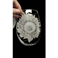 Handgravierte Sonnenblumen Stemless Weingläser - Set Mit Zwei Stück von GlassGoddessNgraving