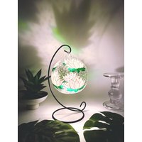 Handbemalte Seerose Glas Teelicht Halter Mit Metall Ständer von GlassTrappedDesigns