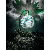 Handbemalter Weihnachtsstern Glass Kerzenhalter Weihnachtliches Regal Dekor von GlassTrappedDesigns