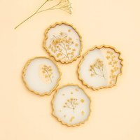 Handgemachter Harz-Untersetzer Getrocknete Blumen-Hochzeits-Tischdekoration Brautparty-Geschenk Modernes Getränk-Untersetzer Handgemachter Harz-Untersetzer Getrocknete Blumen-Hochzeits-Tischdekoration Brautparty-Geschenk Modernes Getränk-Untersetzer von GliminisLab