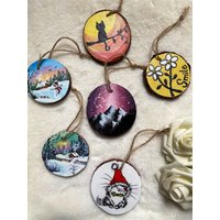 Personalisierte Christbaumschmuck | Weihnachtsmann Weihnachtsgeschenke Acryl Holzscheibe Rustikales Dekor Frohe Weihnachten von GlitterandArtStudio