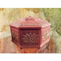 Covered Box 6 Sided Crown Top Gespiegelt Lagerung Verziert Faux Myrtlewood Schmuck Etui Schmuckstück Organizer Vintage 1970Er Jahre Kostenloser Usa von GlitzandGlamBoudoir