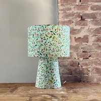 Eine Einzigartige Designer-Tischleuchte, Komplett Aus Lampenschirmmaterial Gefertigt. 36 cm Hoch von GloeiEU
