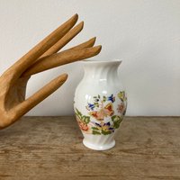 Vintage Aynsley China Kleine Posy Vase, Cottage Garden, Blumen Und Schmetterlinge, 9cm Groß von GloryandtheCabinet