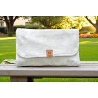 Abwaschbare Wickelunterlage & Windeltasche Cord Ökotex 6 Farben 2 in 1 Wickeltasche Für Unterwegs Abwaschbare Wickelunterlage & Windeltasche Cord Ökotex 6 Farben 2 in 1 Wickeltasche Für Unterwegs von Glueckspilzig
