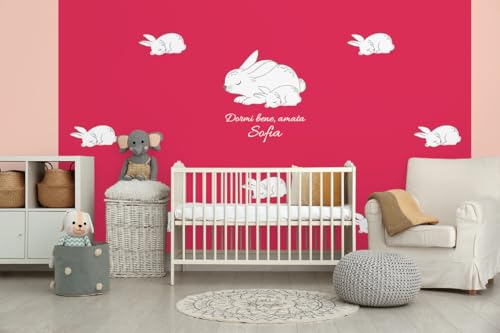 Glücksvilla - Baby-Tapete/Kinderzimmer-Tapete, Häschen, Hase, personalisierbar mit individuellem Text, selbstkl., 06 Fuchsie (360 x 250 cm BxH), Vliestapete, Wand-Deko Kind Junge Mädchen von Glücksvilla