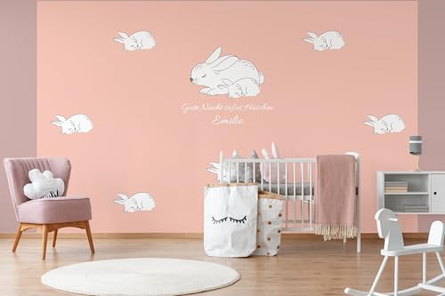 Glücksvilla - Baby-Tapete - Kinderzimmer-Tapete, Häschen, personalisierbar mit individuellem Text, selbstklebend - 09 Sunrise (360 x 250 cm BxH), Vliestapete, Wand-Deko Kind Junge Mädchen von Glücksvilla
