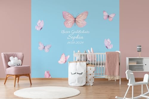Glücksvilla - Baby-Tapete - Kinderzimmer-Tapete, Schmetterlinge, personalisierbar mit individuellem Text, selbstklebend - 41 Pastellblau (240 x 250 cm BxH), Vliestapete, Kind Junge Mädchen von Glücksvilla