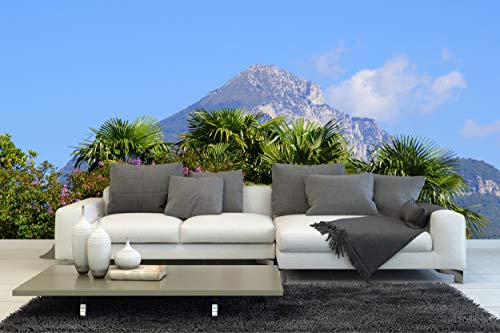 Glücksvilla - Fototapete, selbstklebend (600 x 250 cm (BxH) - div. Maße - Vlies-Tapete XXL Wand-Deko - Gardasee Landschaft 4 - See Italien Berge Oleander Natur Tirol Fotografie x von Glücksvilla