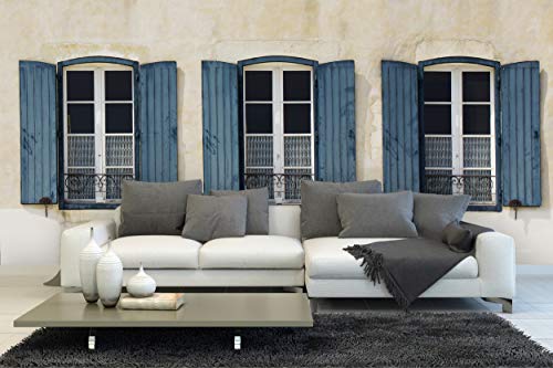 Glücksvilla - Fototapete, selbstklebend (600 x 250 cm (BxH) - div. Maße - Vlies-Tapete XXL moderne Wand-Deko - Französische Fenster 1 - Frankreich Haus Fenster Fotografie x von Glücksvilla