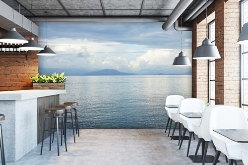 Glücksvilla - Fototapete, selbstklebend 360 x 300 cm (BxH) - div. Maße - Vlies-Tapete - Wand-Deko - Korfu silberner Horizont - maritime Fotografie Meer Bucht Strand Griechenland x von Glücksvilla