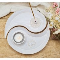Handgetöpferter Räucherstäbchenhalter "Yin Yang" Mit Teelicht - Schalen Set in Weiß-Beige von GluecksvogelCeramics